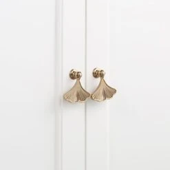 Grace Mitchell Asbury 2-Door White Cabinet -Accent Furniture Shop grace mitchell asbury 2 door white cabinet 5